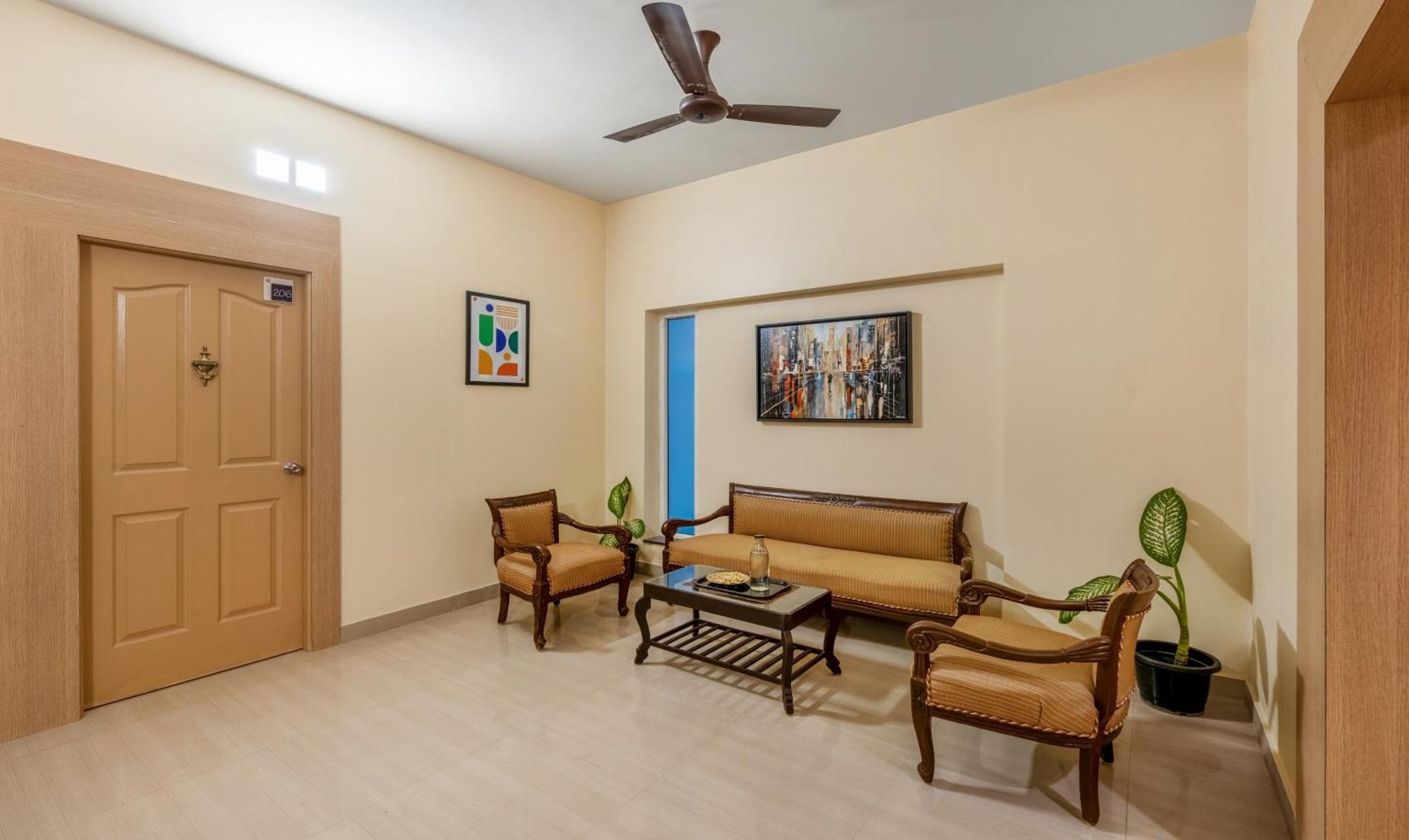 Treebo Nestlay Rooms, Nungambakkam Chennai Exterior photo